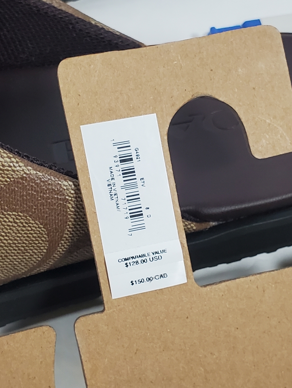 Coach Flip Flop In Signature Canvas NWT - Picture 4 of 7